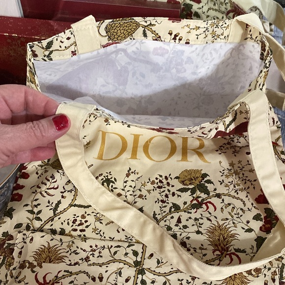 Christian Dior Lunar New Year Tote-NIP - Picture 9 of 12